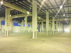 Moreton Logistics Centre (D5), Warehouse #613839241